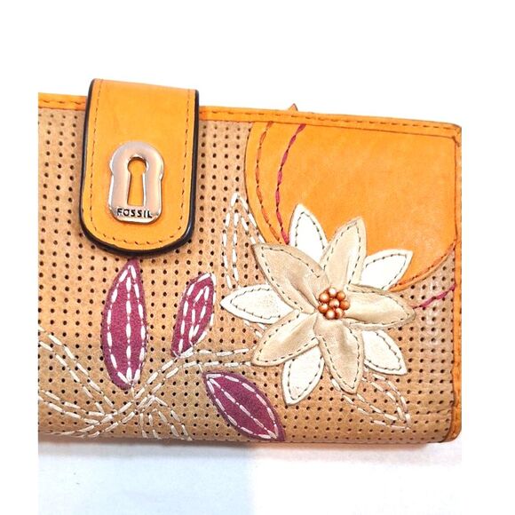 Fossil Womens Orange Leather Flower Snap Wallet - Picture 2 of 13